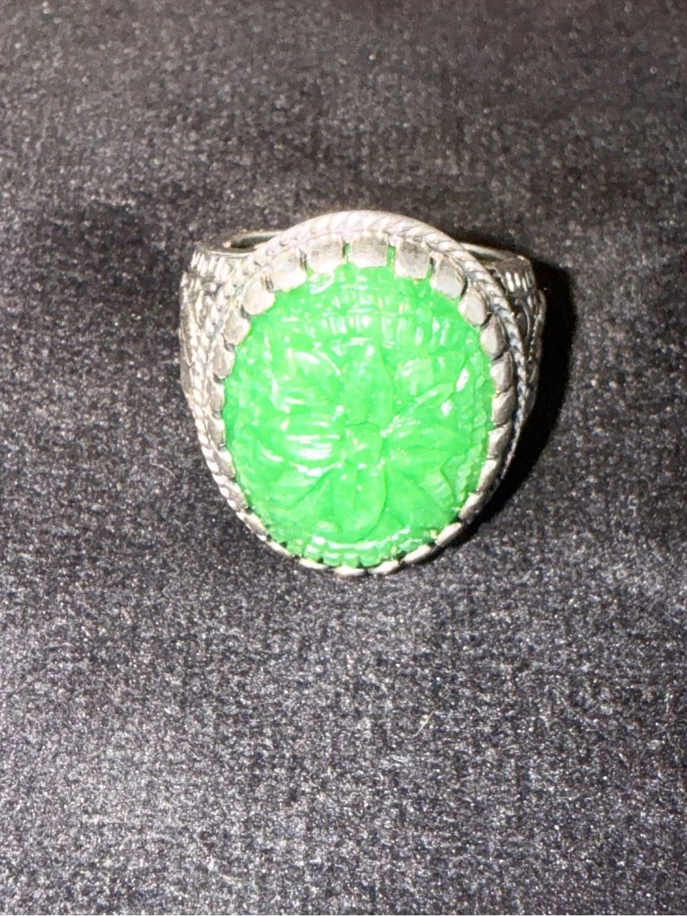 VTG Green Jade Floral Carved Stone Statement Ring Sz 5